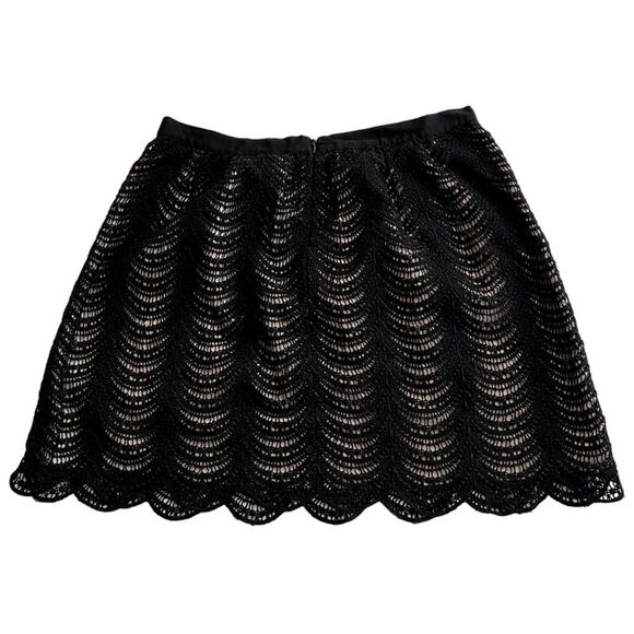 Club Monaco Mini Skirt Women 4 Crochet Lace Black Nude Scalloped dark academia - Picture 2 of 6